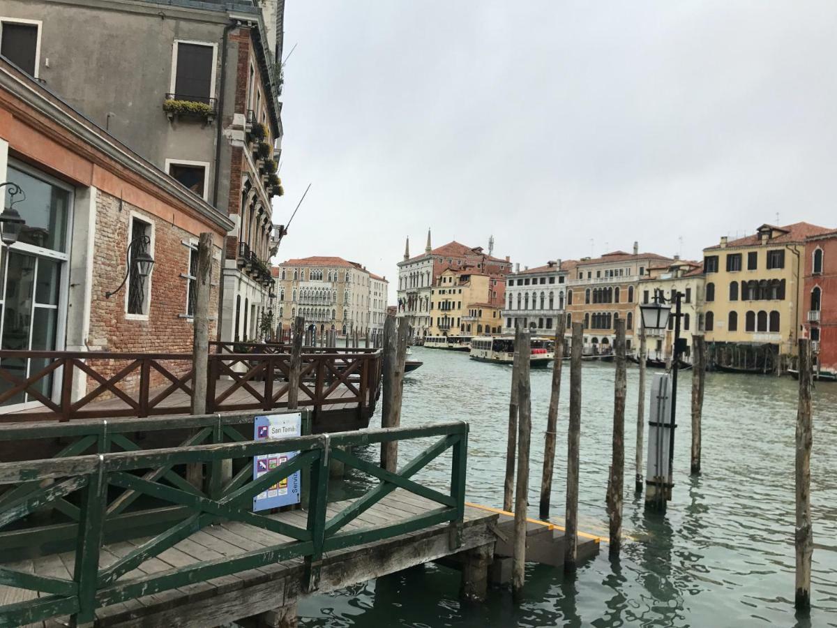 Palazzo Grassi And Accademia Bridge Superb House Apartment Veneţia Exterior foto